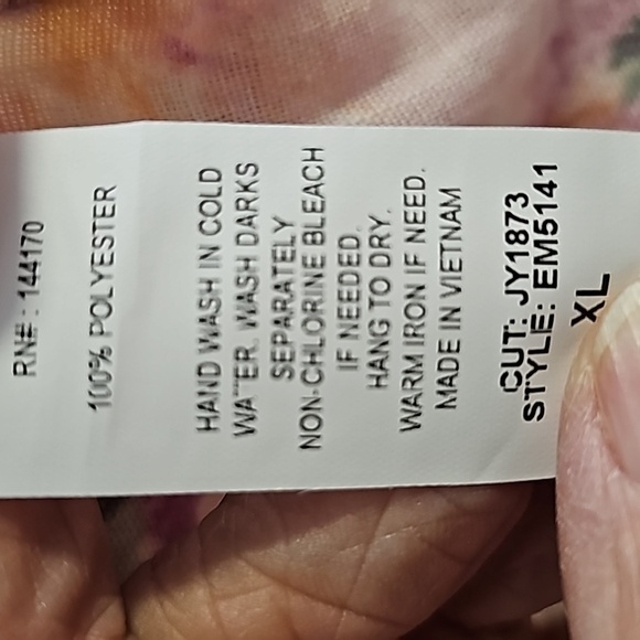 Modern Attraction, button-down blouse. Beautiful floral print. 3/4 tab sleeves. - Picture 13 of 13